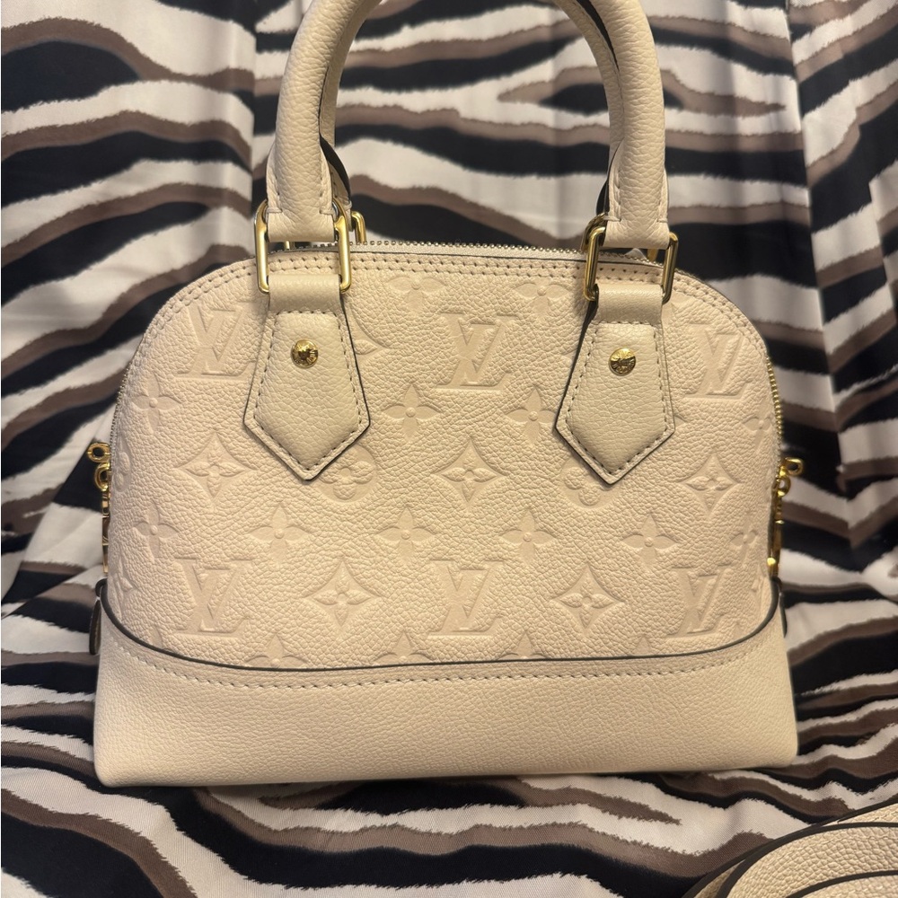 Louis Vuitton Empreinte Neo Alma BB in cream :) - Picture 4 of 17